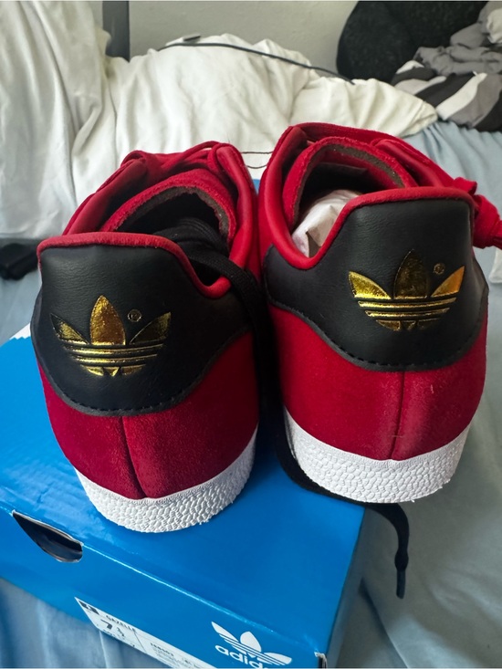 Adidas gazelle x Manchester United collab NIB NWT! Size 7.5 men main image 9